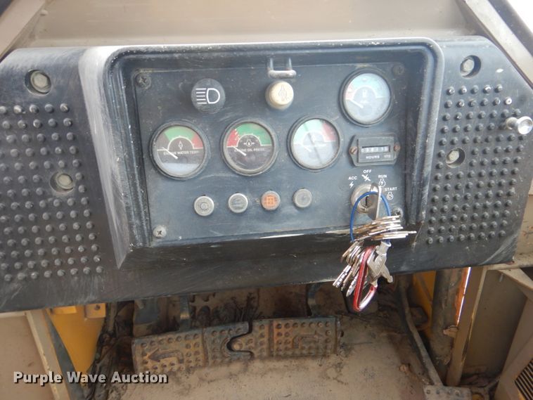 image for item DI2411 1999 John Deere 650G LGP Series IV dozer