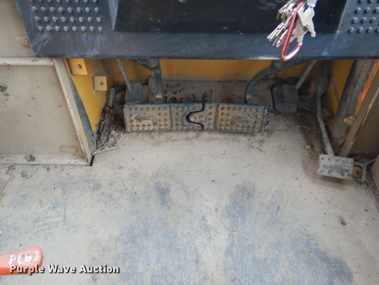 image for item DI2411 1999 John Deere 650G LGP Series IV dozer