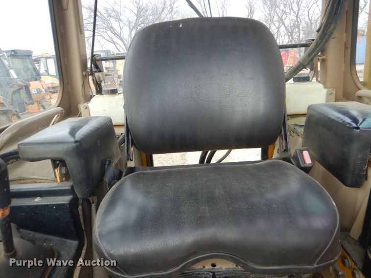 image for item DI2411 1999 John Deere 650G LGP Series IV dozer