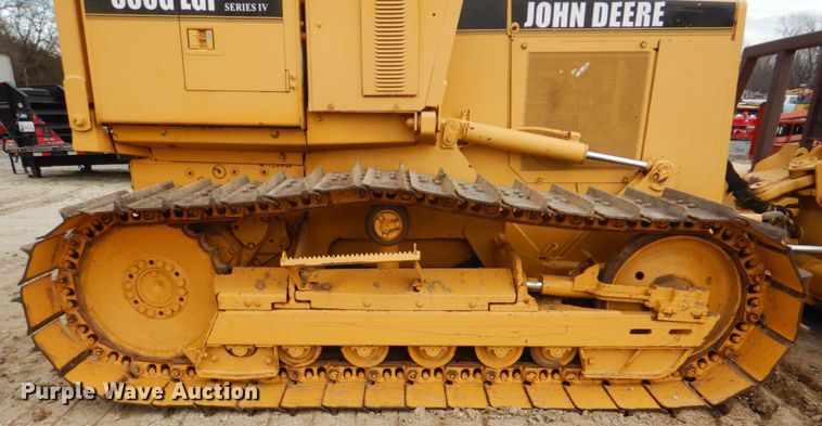 image for item DI2411 1999 John Deere 650G LGP Series IV dozer