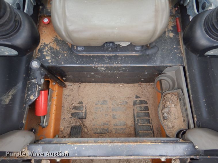 image for item DI2413 2014 Case SV250 skid steer