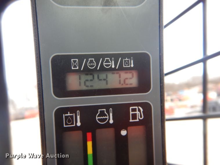 image for item DI2413 2014 Case SV250 skid steer