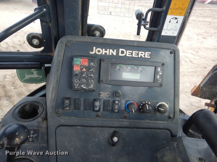 image for item DI2414 2014 John Deere 310SK backhoe