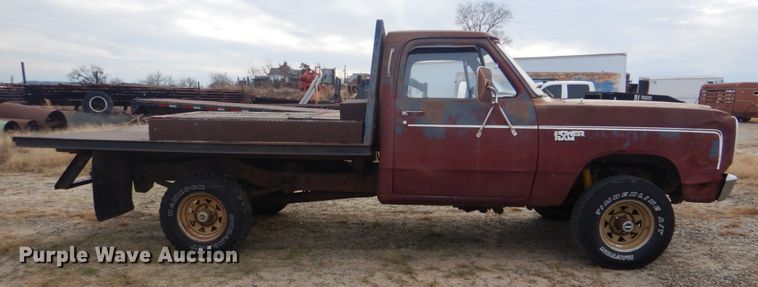 image for item DI2422 1982 Dodge W150 flatbed pickup truck