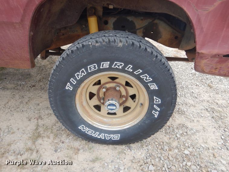 image for item DI2422 1982 Dodge W150 flatbed pickup truck