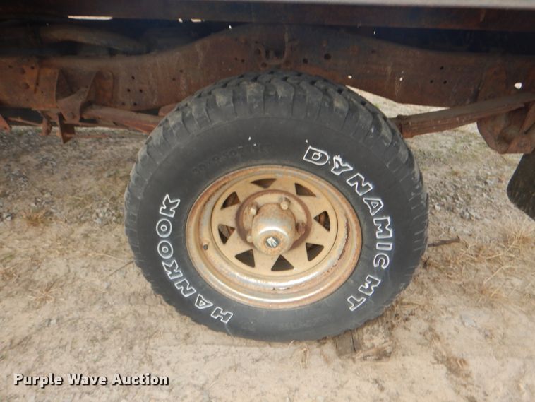 image for item DI2422 1982 Dodge W150 flatbed pickup truck