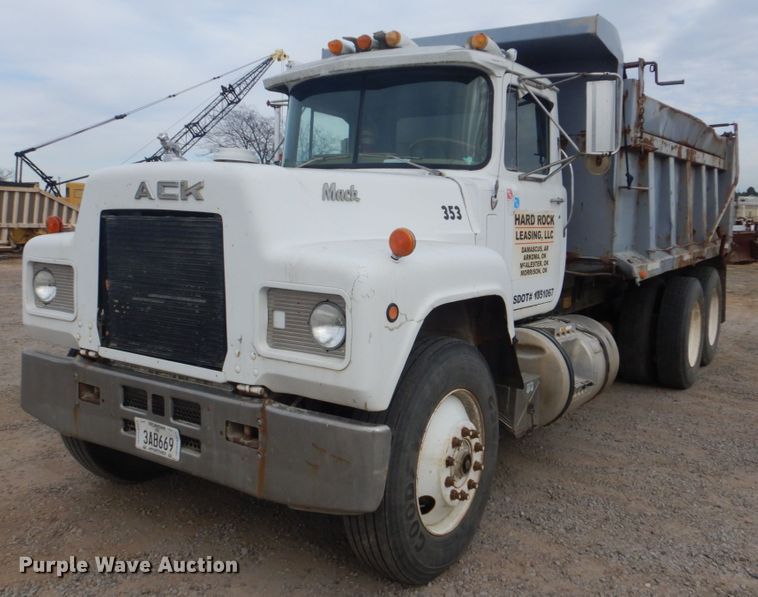 image for item DI2423 1985 Mack R686S1 dump truck