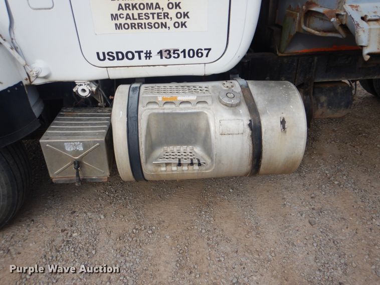 image for item DI2423 1985 Mack R686S1 dump truck