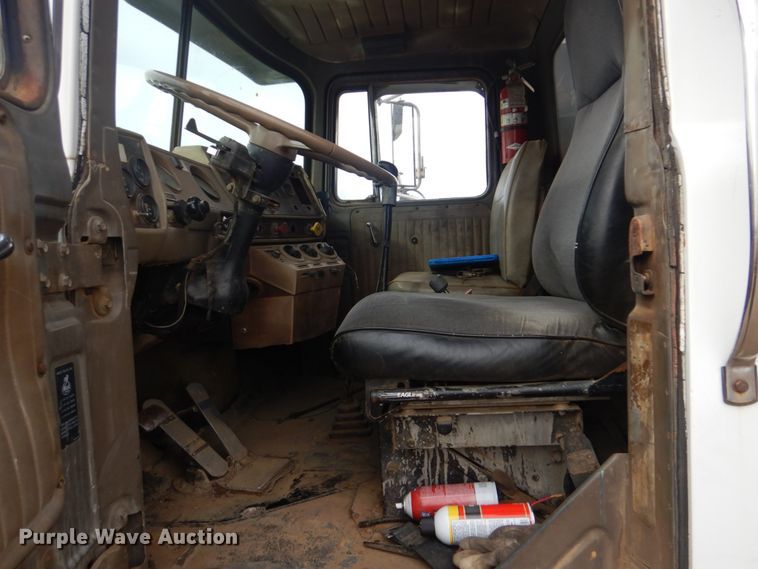image for item DI2423 1985 Mack R686S1 dump truck