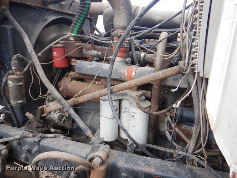 image for item DI2423 1985 Mack R686S1 dump truck