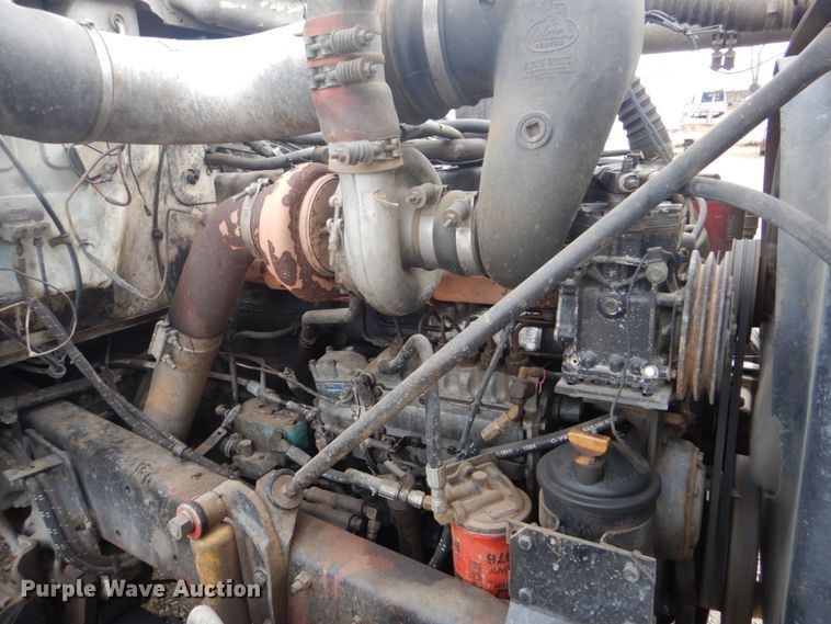 image for item DI2423 1985 Mack R686S1 dump truck
