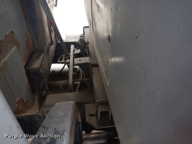 image for item DI2423 1985 Mack R686S1 dump truck
