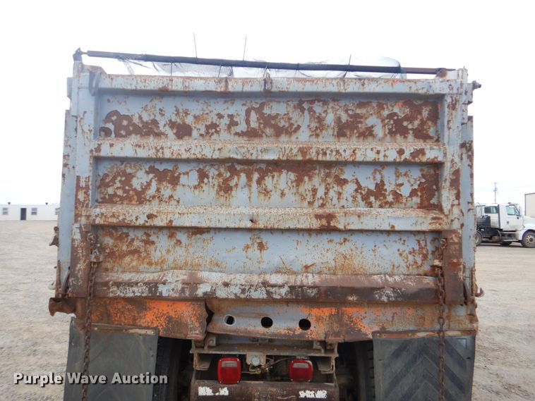 image for item DI2423 1985 Mack R686S1 dump truck