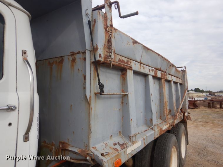 image for item DI2423 1985 Mack R686S1 dump truck
