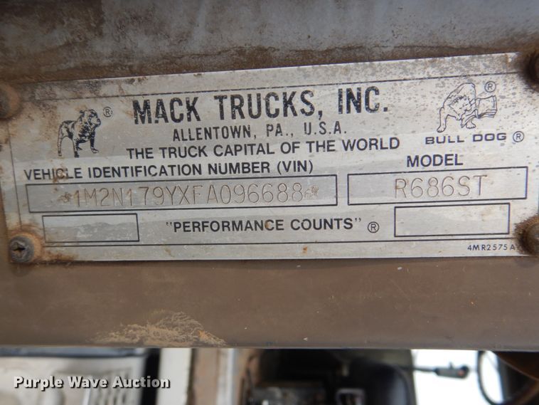 image for item DI2423 1985 Mack R686S1 dump truck