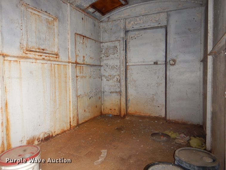 image for item DI2431 Oilfield dog house