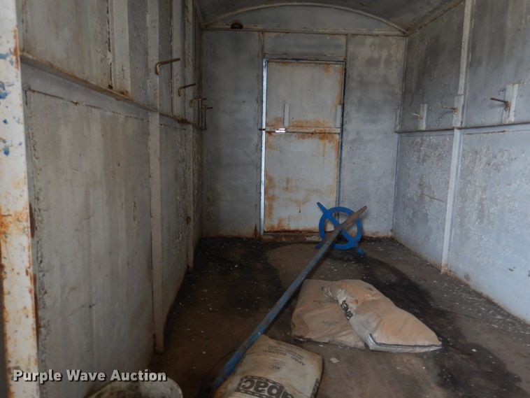 image for item DI2431 Oilfield dog house