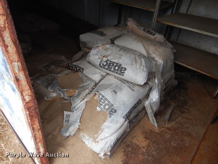 image for item DI2431 Oilfield dog house