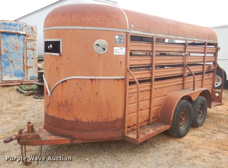 image for item DI2432 1986 WW Trailer livestock trailer