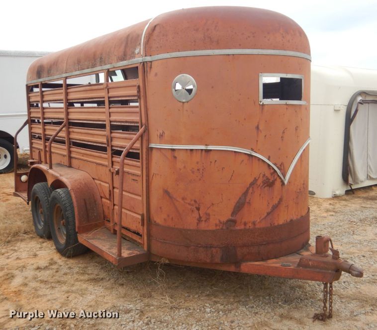 image for item DI2432 1986 WW Trailer livestock trailer
