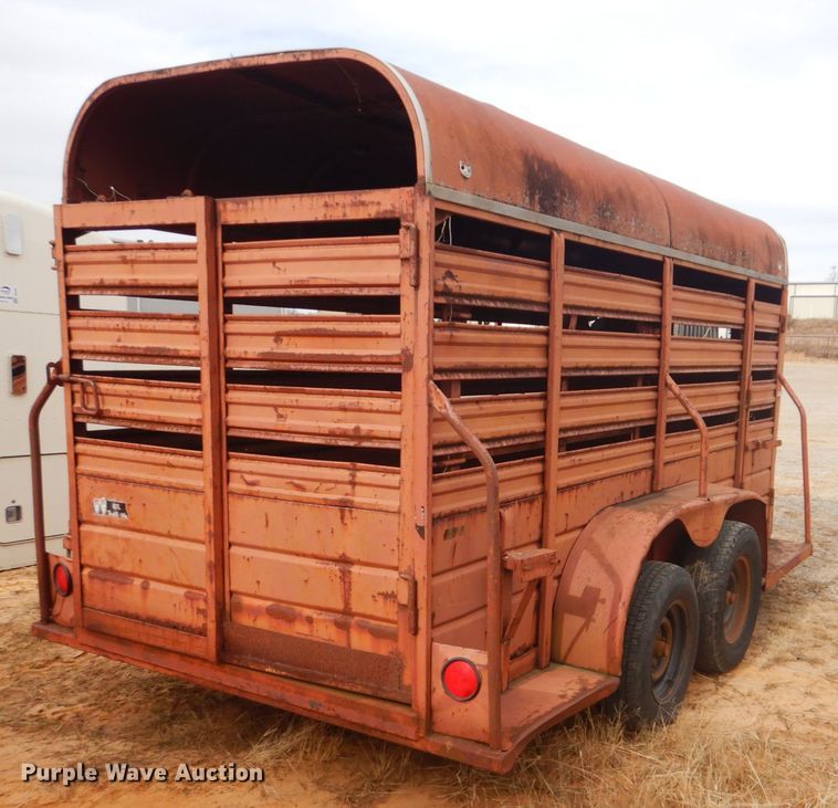 image for item DI2432 1986 WW Trailer livestock trailer