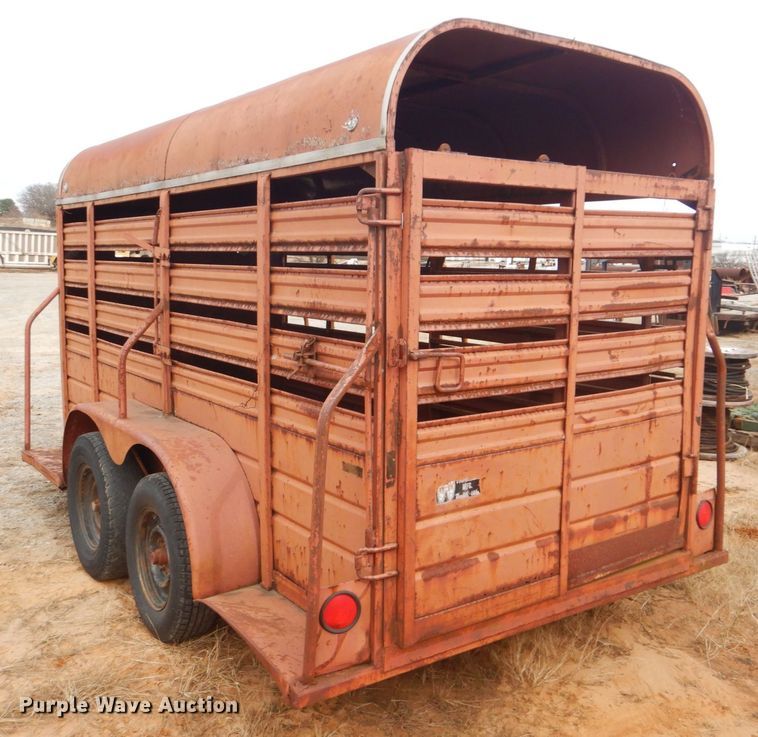 image for item DI2432 1986 WW Trailer livestock trailer