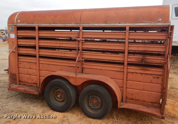 image for item DI2432 1986 WW Trailer livestock trailer