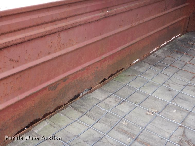 image for item DI2432 1986 WW Trailer livestock trailer