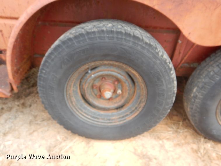 image for item DI2432 1986 WW Trailer livestock trailer