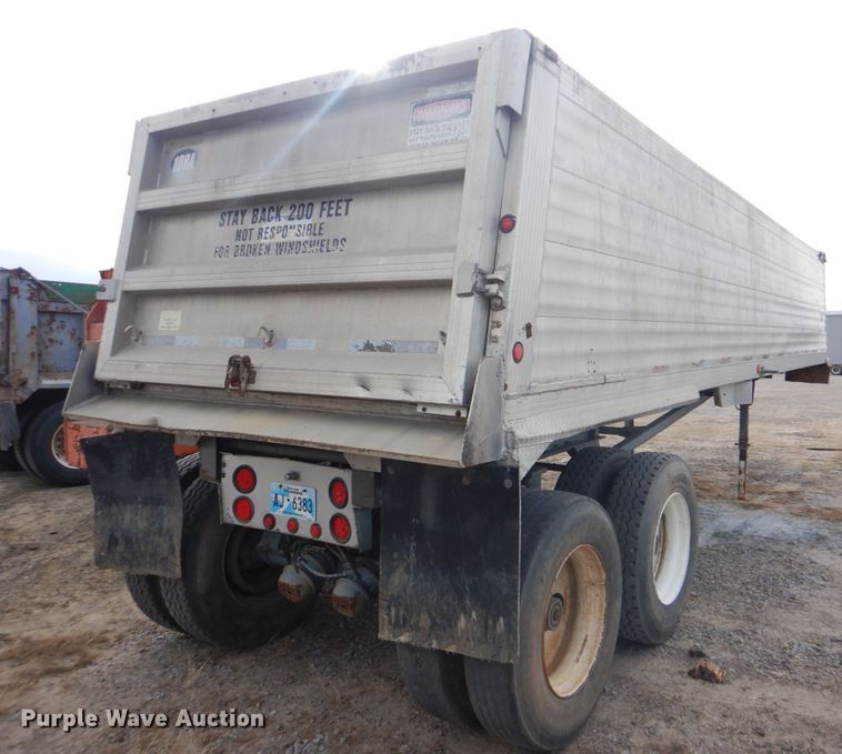 image for item DI2437 2002 Travis S96 end dump trailer