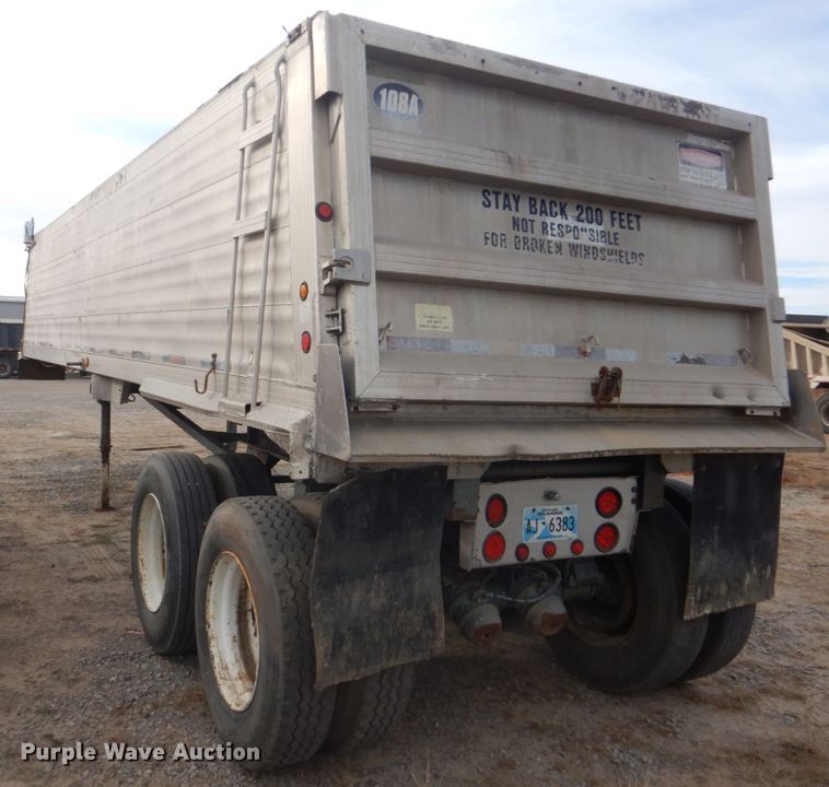 image for item DI2437 2002 Travis S96 end dump trailer
