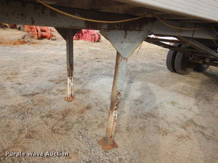 image for item DI2437 2002 Travis S96 end dump trailer