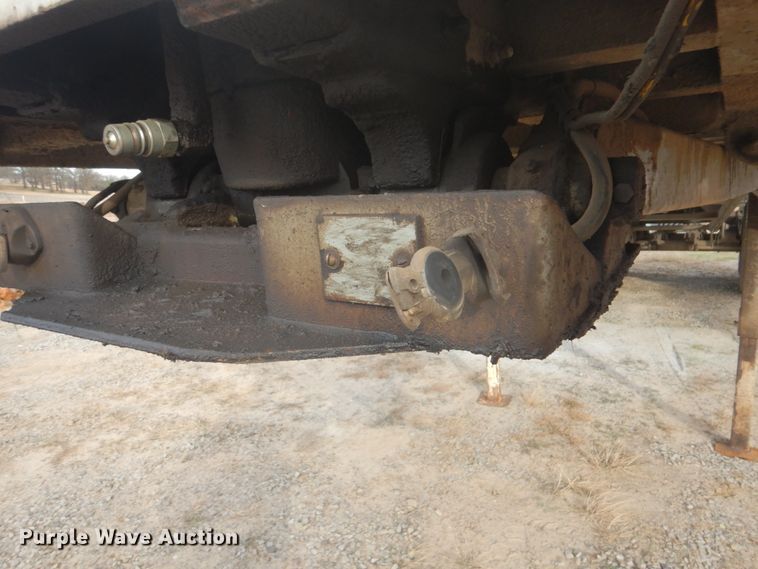 image for item DI2437 2002 Travis S96 end dump trailer