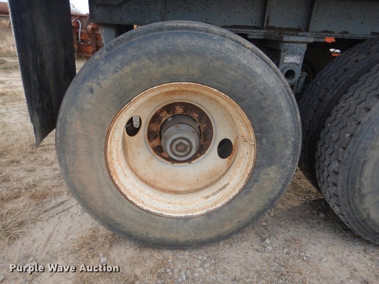 image for item DI2437 2002 Travis S96 end dump trailer