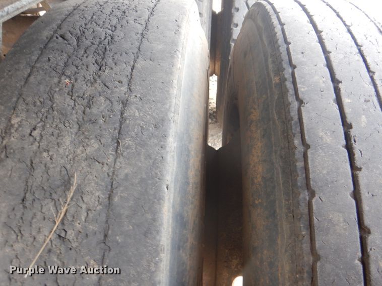 image for item DI2437 2002 Travis S96 end dump trailer