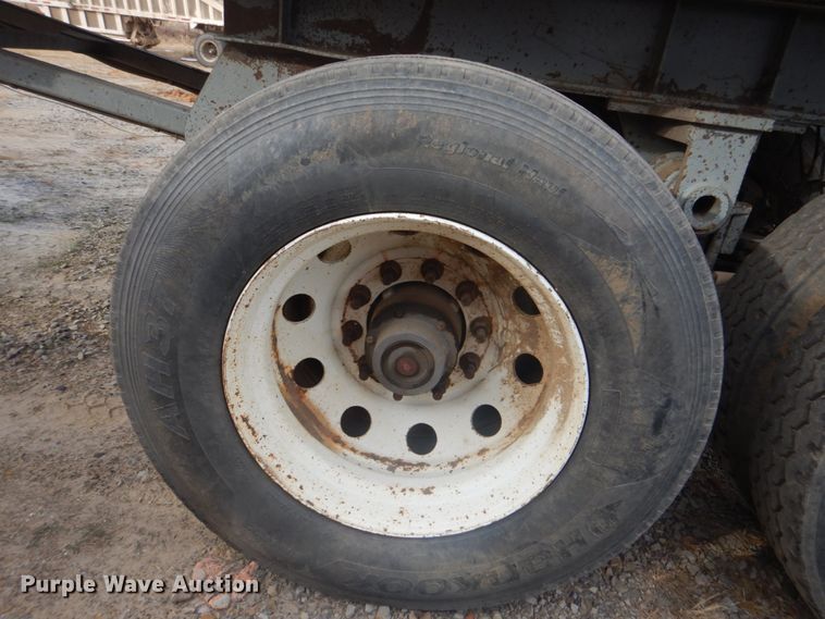 image for item DI2437 2002 Travis S96 end dump trailer