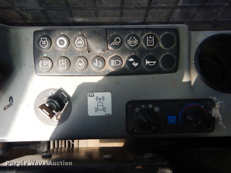 image for item DI2439 2012 Caterpillar 563C feller buncher