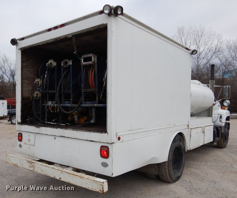 image for item DY9869 1991 Chevrolet Kodiak C6500 service truck