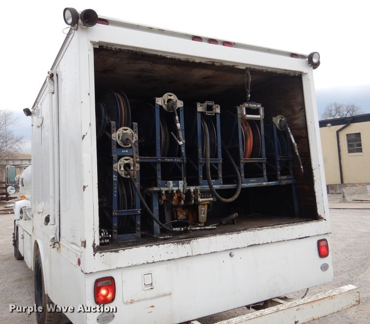 image for item DY9869 1991 Chevrolet Kodiak C6500 service truck