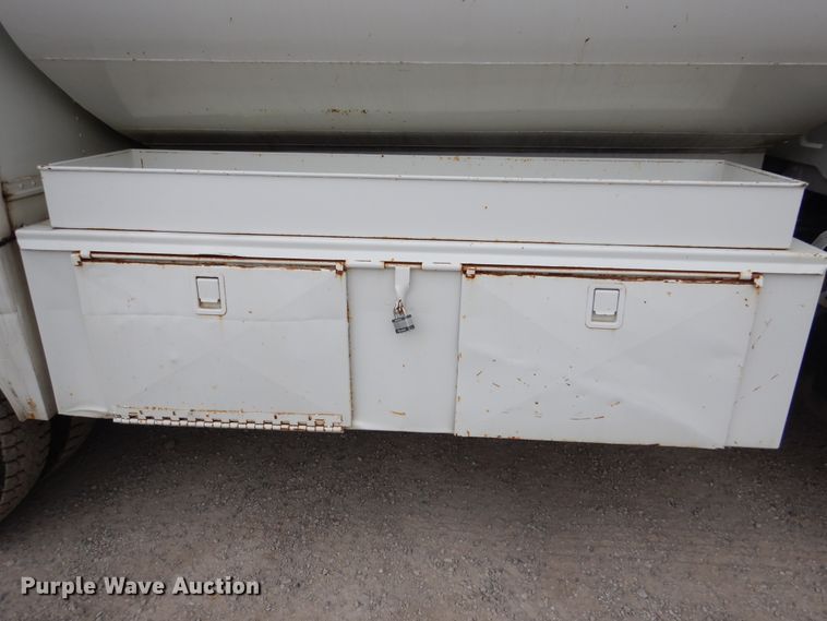 image for item DY9869 1991 Chevrolet Kodiak C6500 service truck