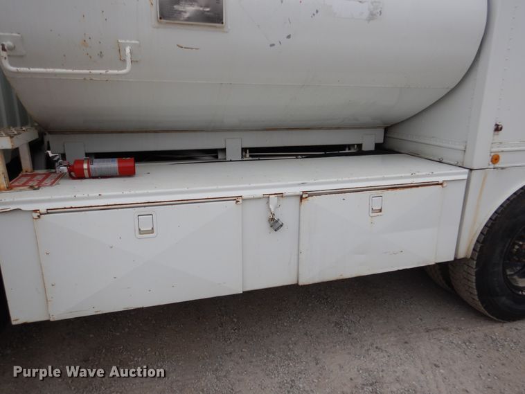 image for item DY9869 1991 Chevrolet Kodiak C6500 service truck