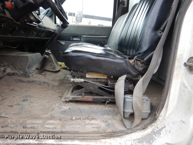 image for item DY9869 1991 Chevrolet Kodiak C6500 service truck