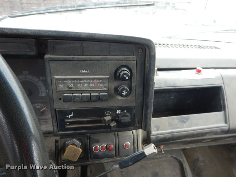 image for item DY9869 1991 Chevrolet Kodiak C6500 service truck