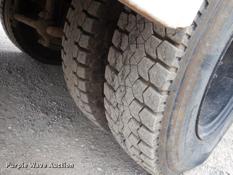 image for item DY9869 1991 Chevrolet Kodiak C6500 service truck