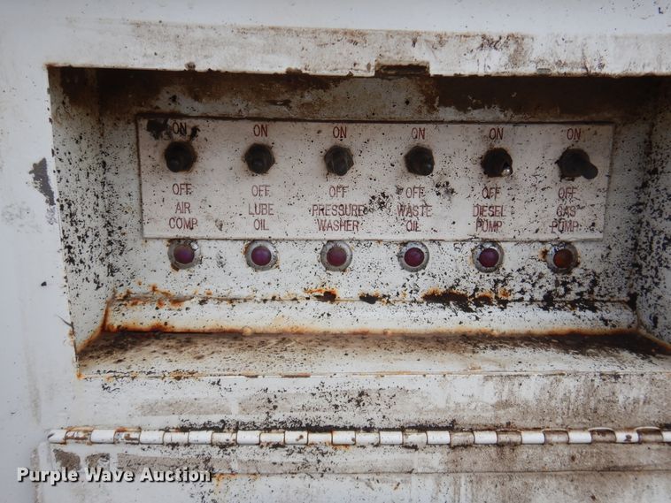 image for item DY9869 1991 Chevrolet Kodiak C6500 service truck