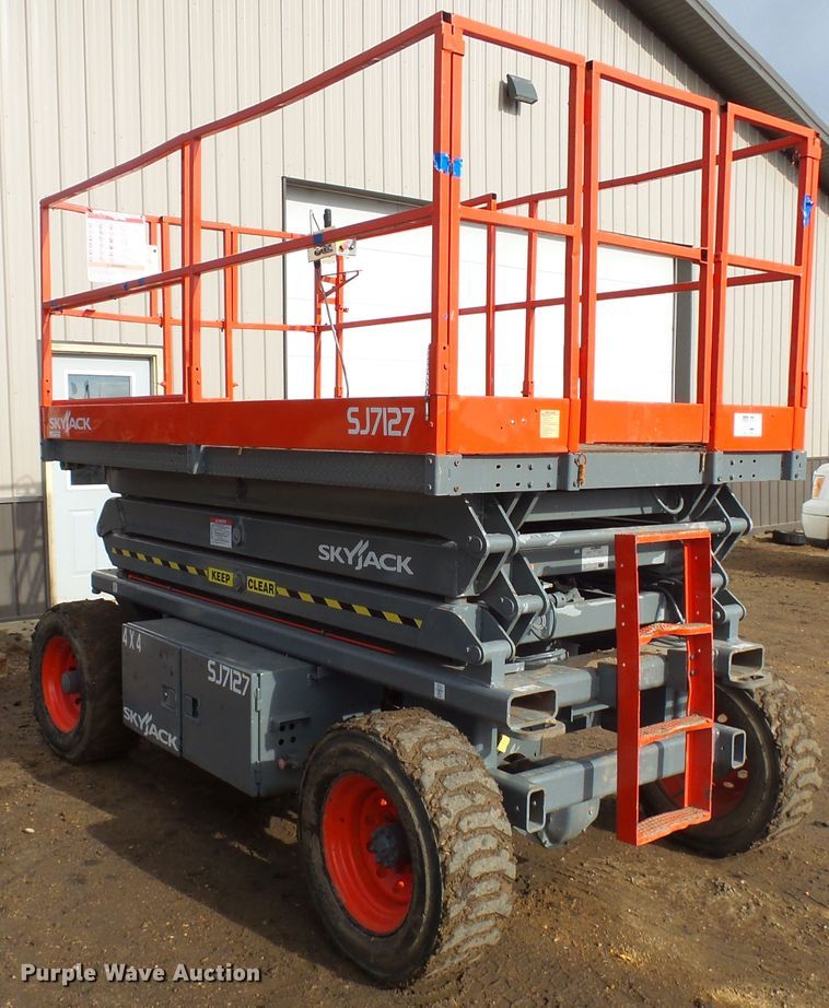 image for item EF9596 Sky Jack SJ7127 scissor lift