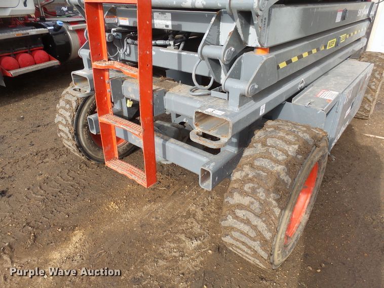 image for item EF9596 Sky Jack SJ7127 scissor lift