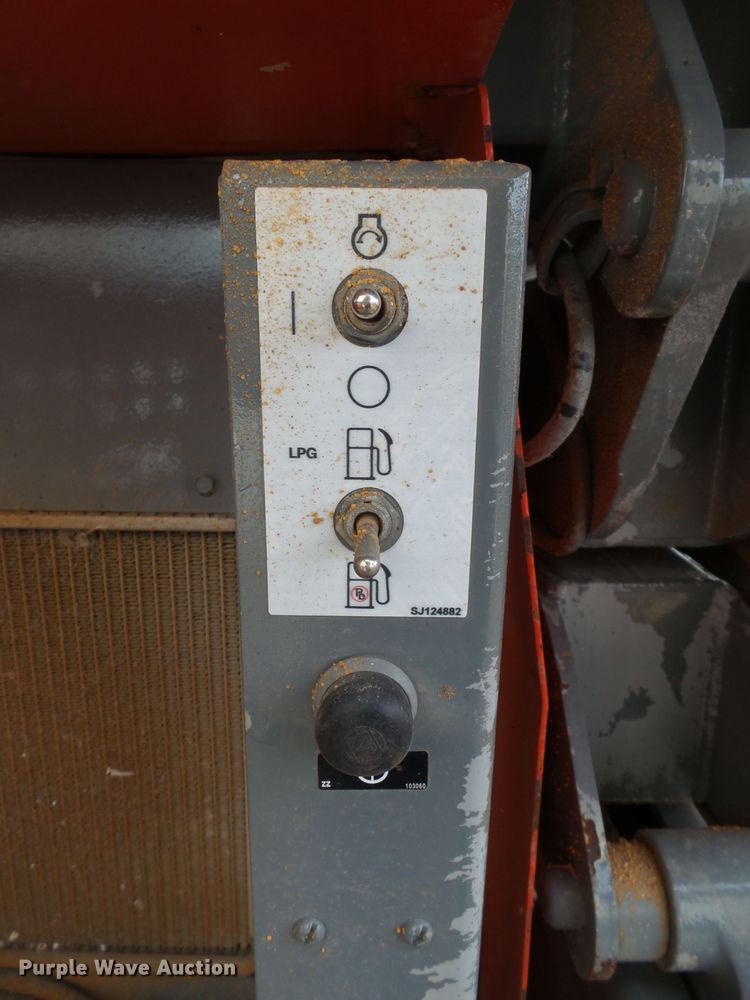 image for item EF9596 Sky Jack SJ7127 scissor lift