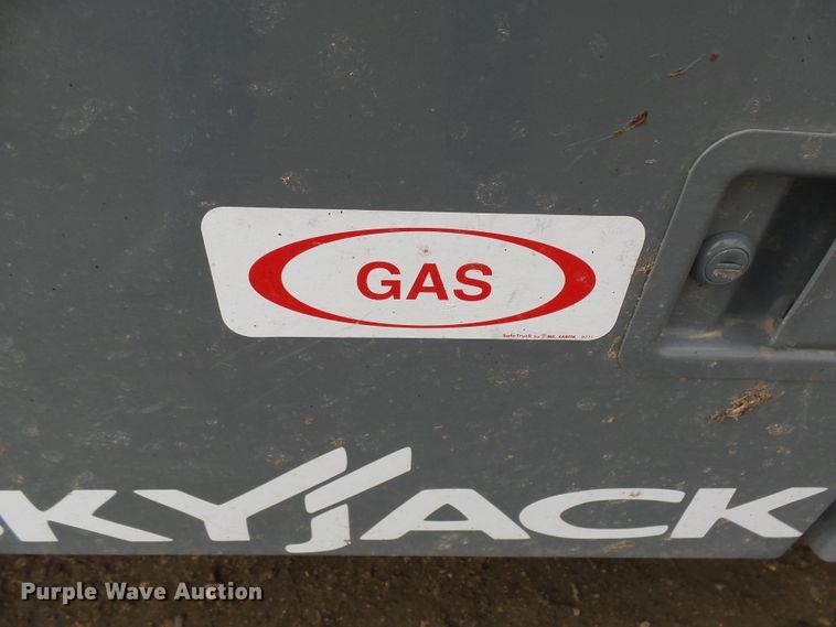 image for item EF9596 Sky Jack SJ7127 scissor lift