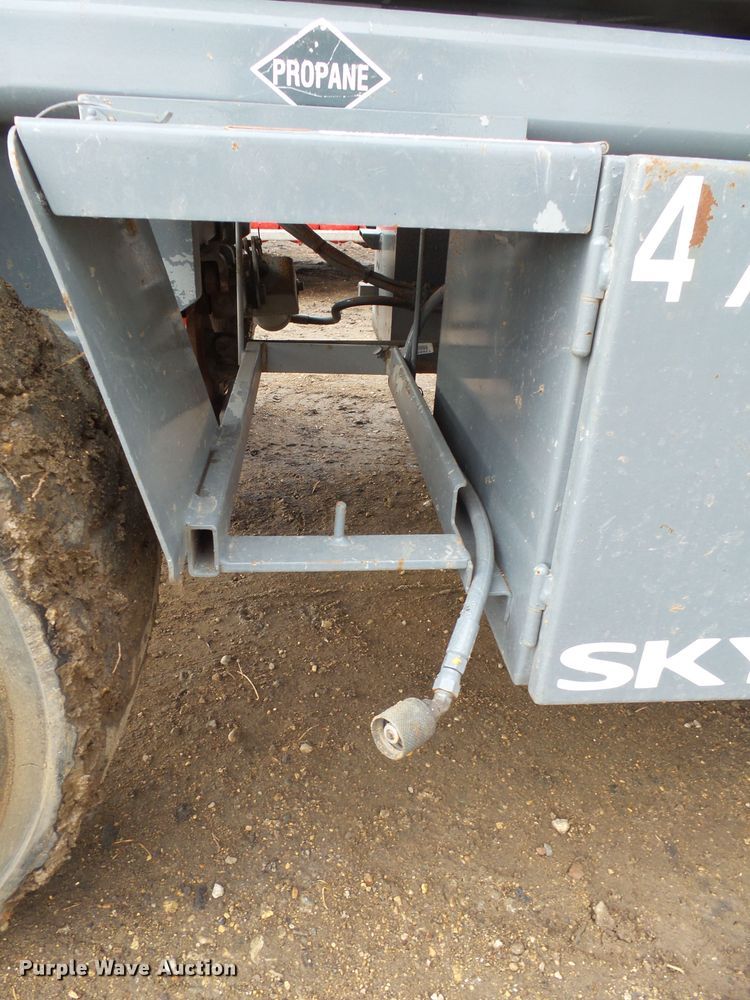 image for item EF9596 Sky Jack SJ7127 scissor lift